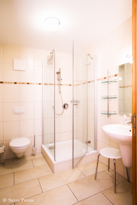 Ferienwohnung Antoine - Duschbad/WC foto · © Silvia Priebe